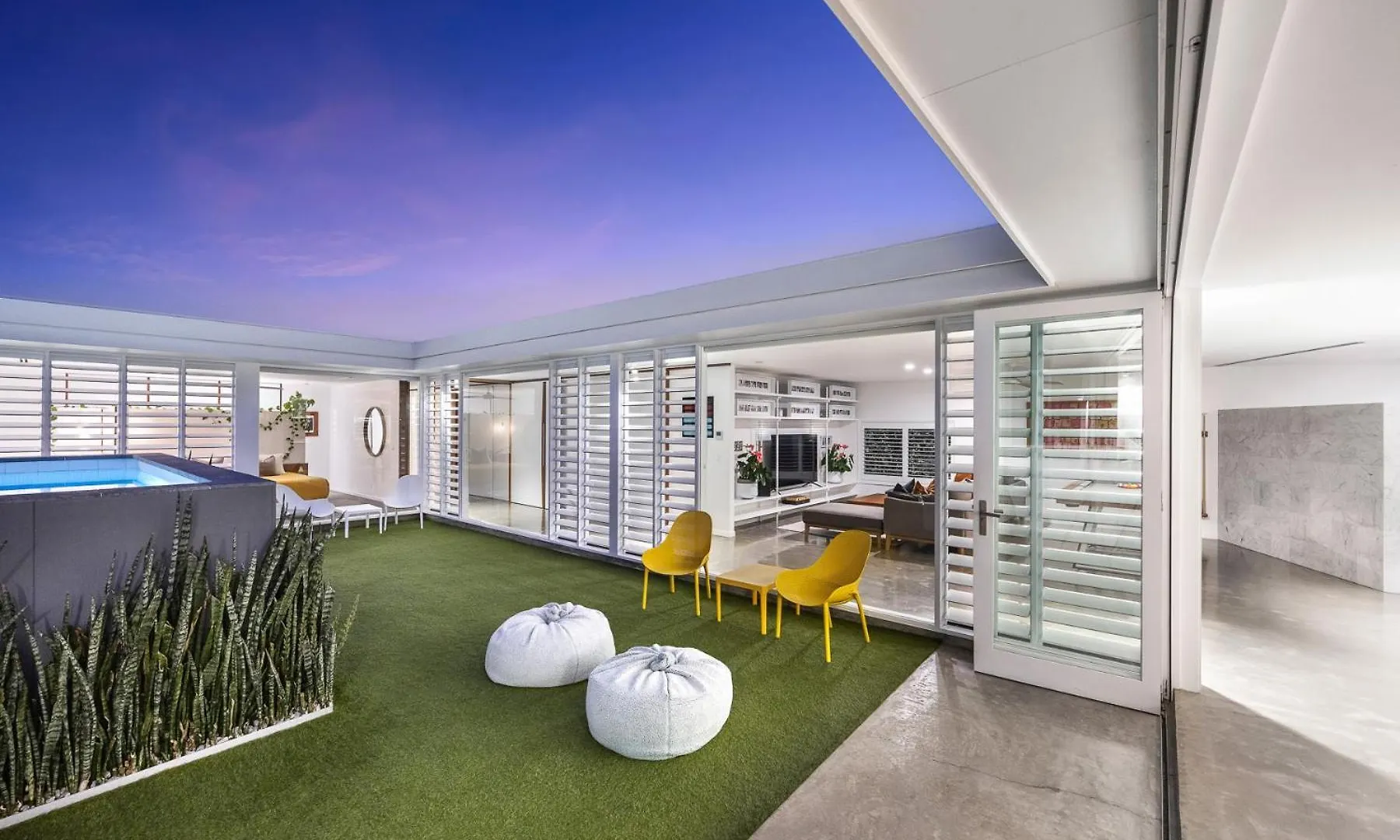 Вилла The Luxury White House Peregian Springs 0*,  Австралия